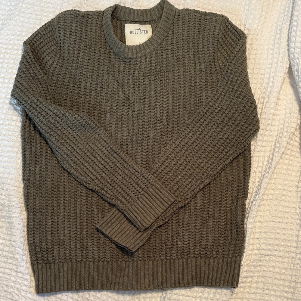 Hollister Men's Olive Green Crewneck Sweater